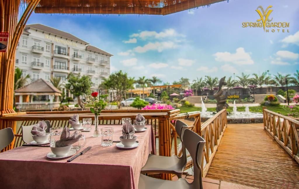 Spring Garden Hotel Lk Long Khanh Esterno foto